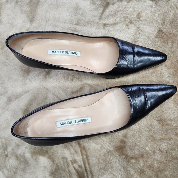 Manolo Blahnik Black Heels with Pointed Toe - Picture 5 of 7
